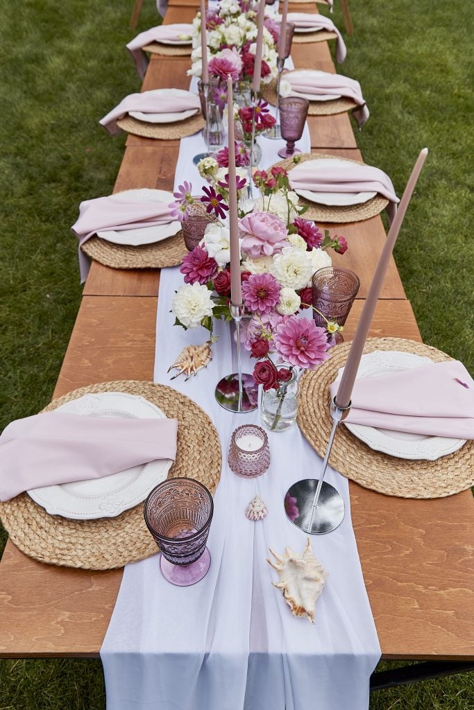Stylish Outdoor Table Decor